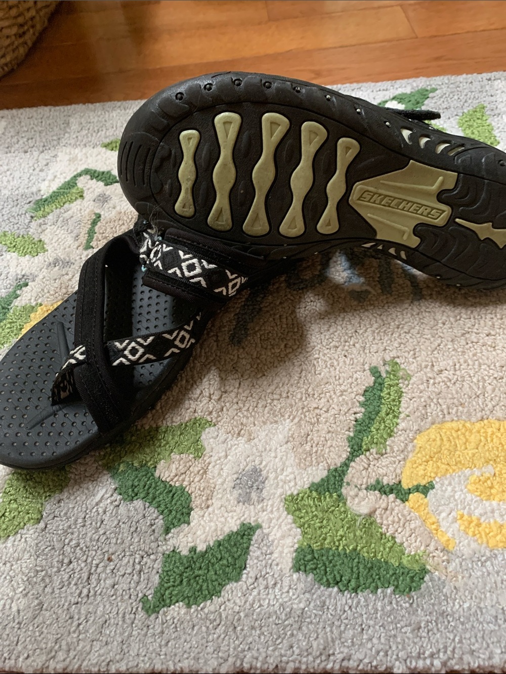 Skechers Black Sandals with White Geometric Straps - Picture 3 of 4